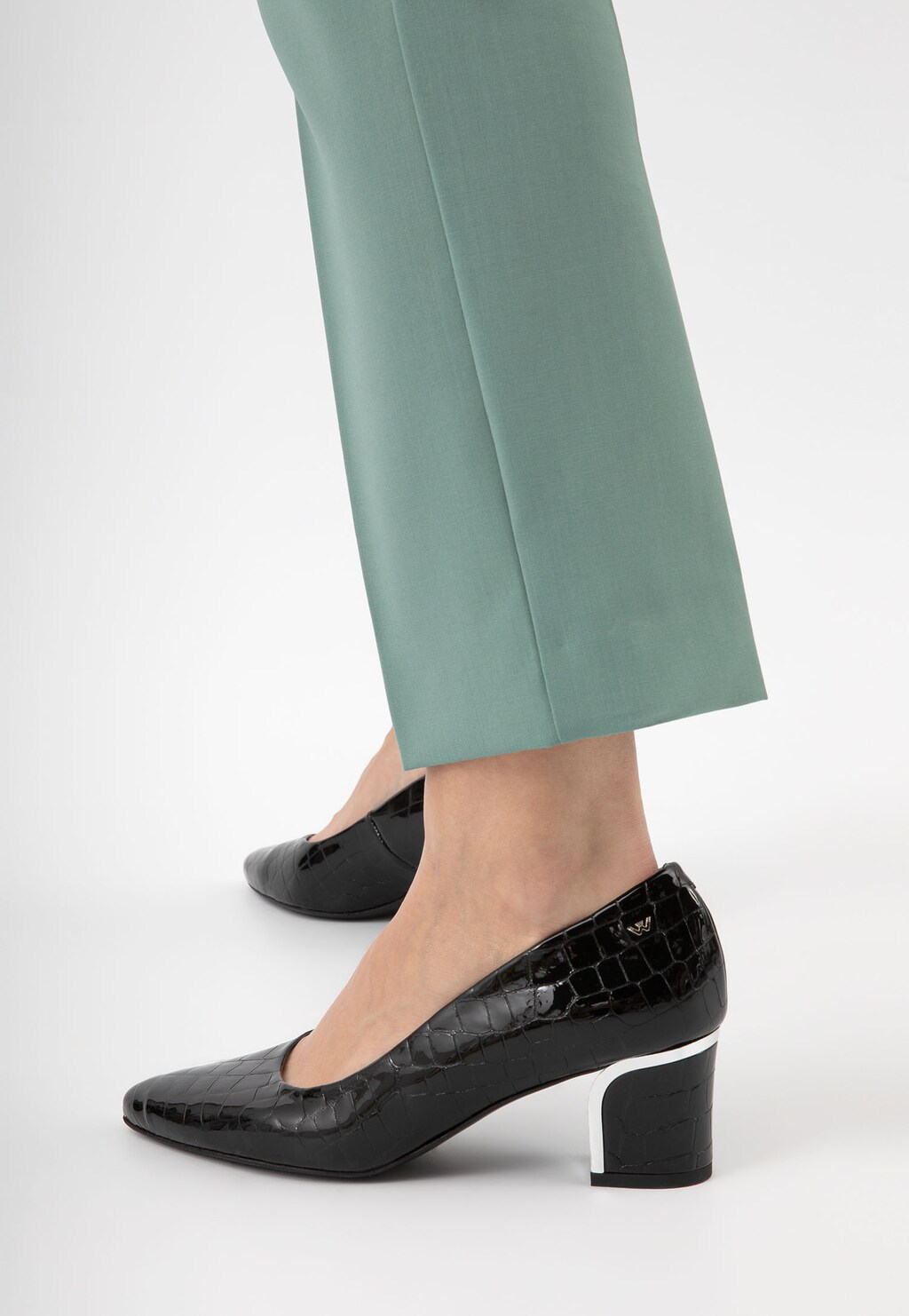 Černé dámské lodičky s efektem hadí kůže 35058-31 Widok 7
