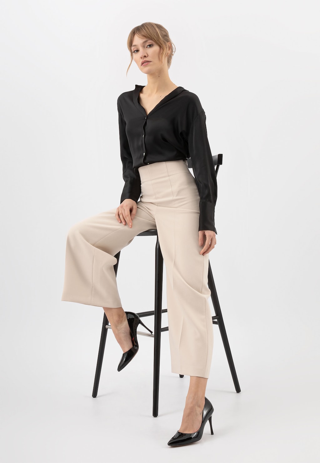 Čierne elegantné dámske lodičky lakované 35096-31 Widok 9