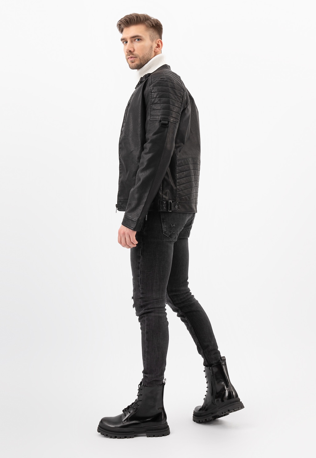 Pánske členkové čižmy z lakovanej kože čiernej farby 24064-31 Widok 1