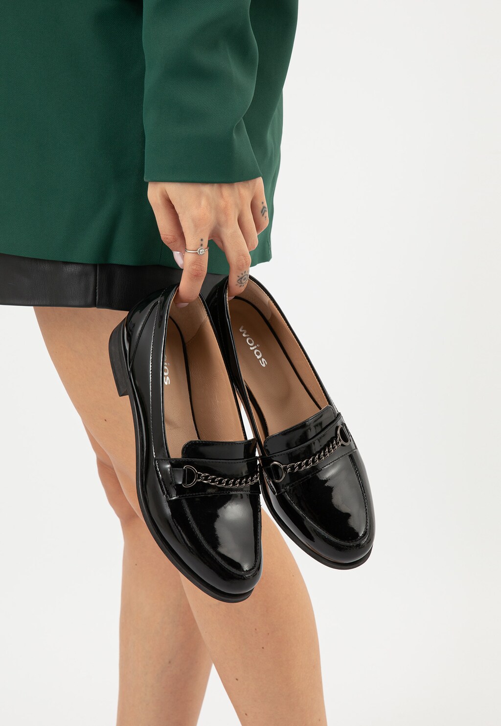 Czarne lakierowane półbuty damskie 46012-31 Widok 7