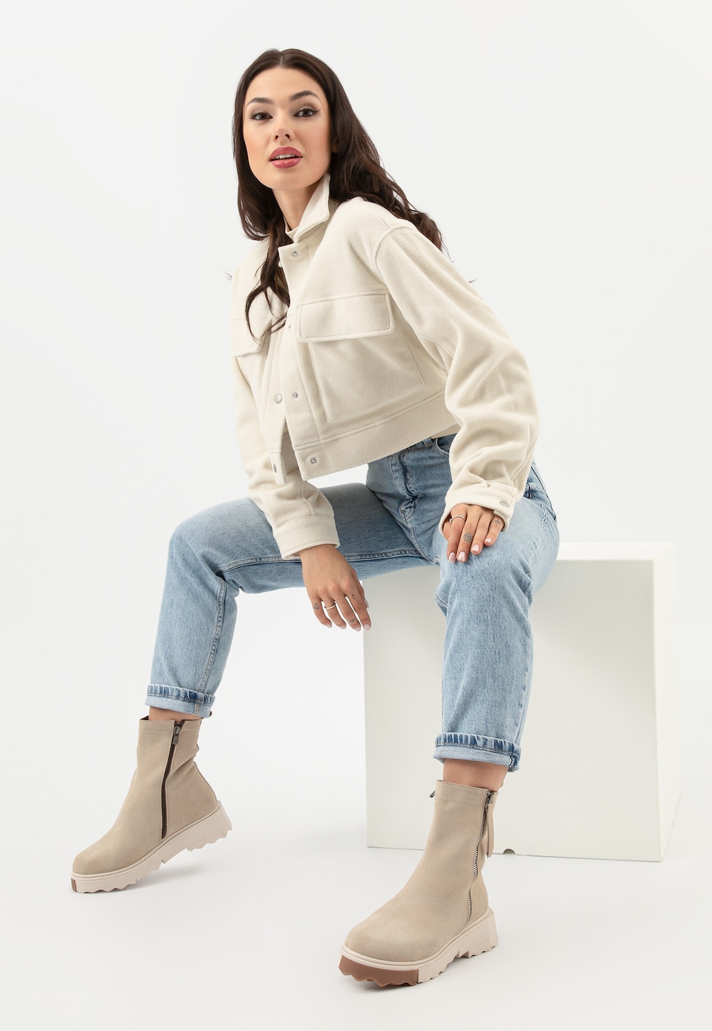 Beżowe botki damskie na podeszwie z kontrastową wstawką 55182-64 Widok 1