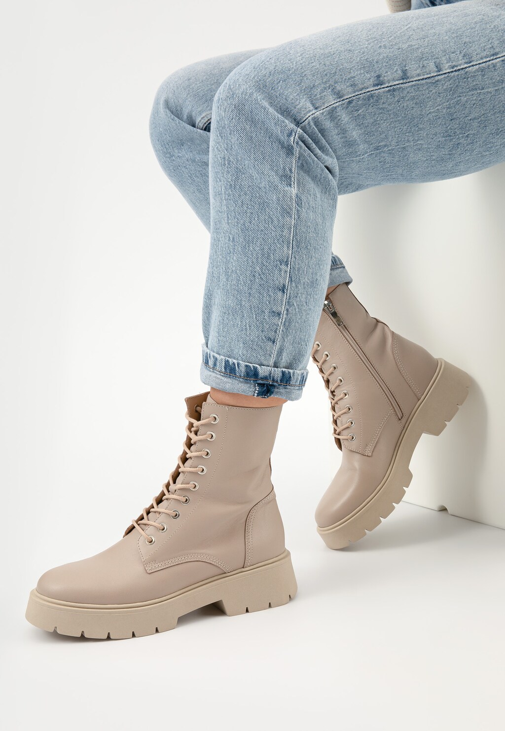 Béžové kožené dámske členkové čižmy na každý deň 64047-54 Widok 8