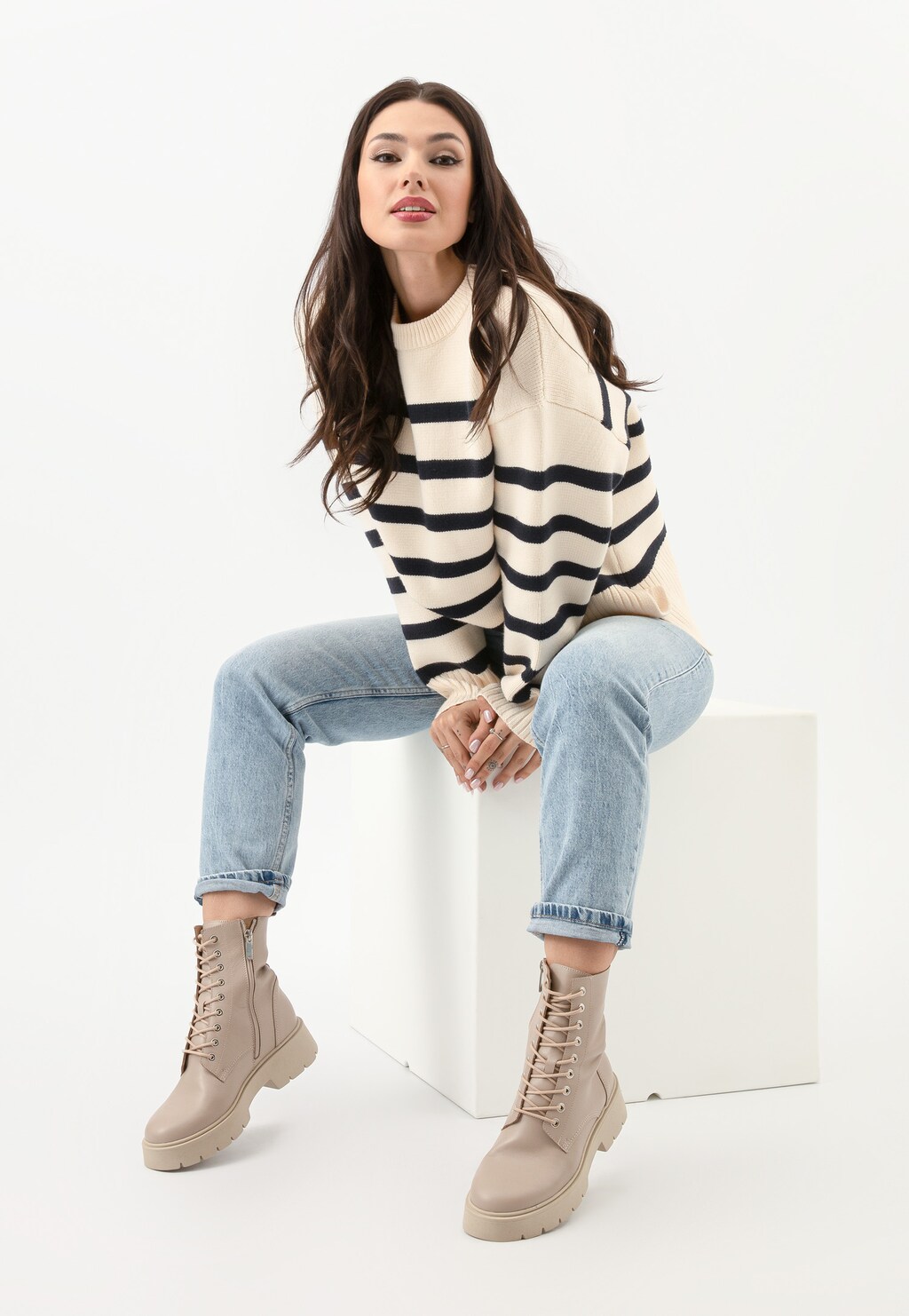 Béžové kožené dámske členkové čižmy na každý deň 64047-54 Widok 1