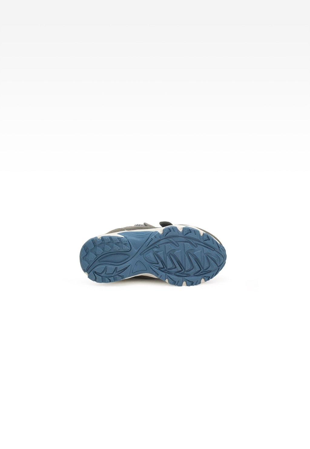 Niebieska podeszwa trzewików ocieplanych BARTEK 11656005 w kolorze szarym, widok od spodu z wyraźnym bieżnikiem zapewniającym dobrą przyczepność.