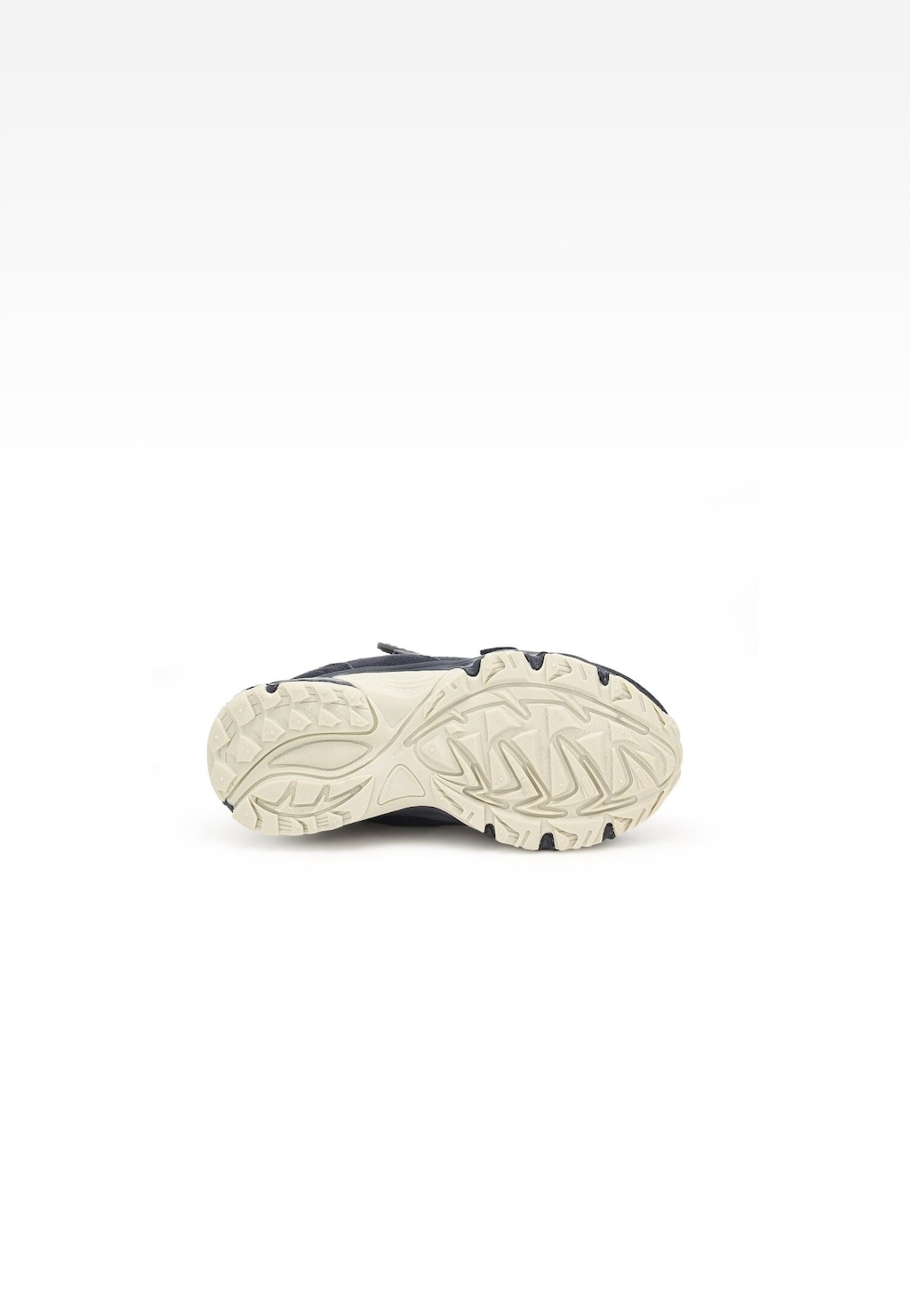 Podeszwa trzewików ocieplanych BARTEK 11656003 w kolorze granatowym z widocznym wzorem bieżnika, zapewniającym dobrą przyczepność na różnych nawierzchniach.