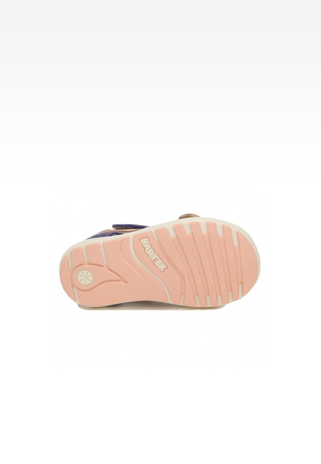 Różowa podeszwa butów Bartek Mini first steps 71179-0014 dla dziewcząt, z wyraźnym logo marki i wzorem antypoślizgowym, widoczna od spodu.