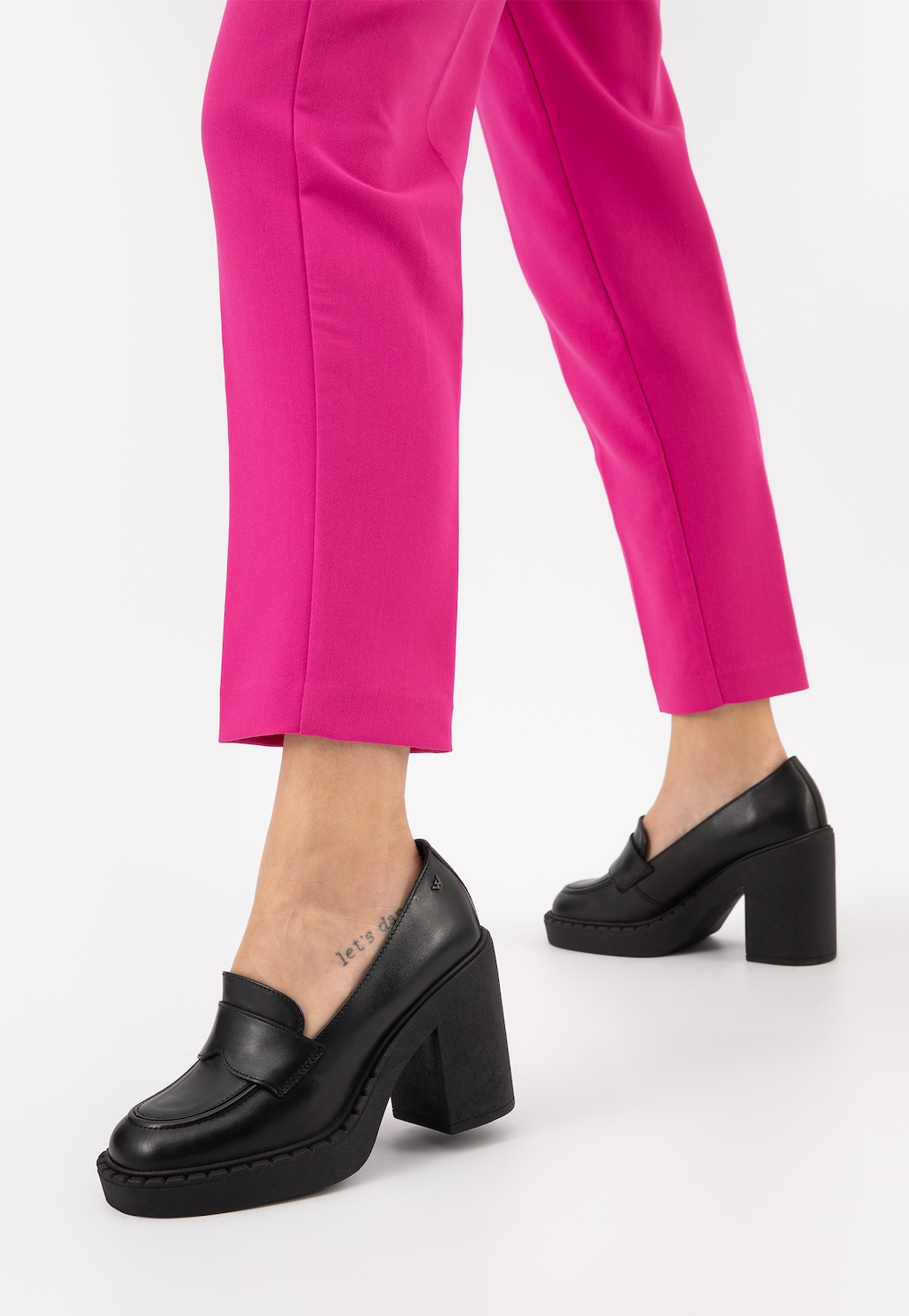 Czarne mokasyny damskie na masywnym obcasie 46203-51 Widok 7