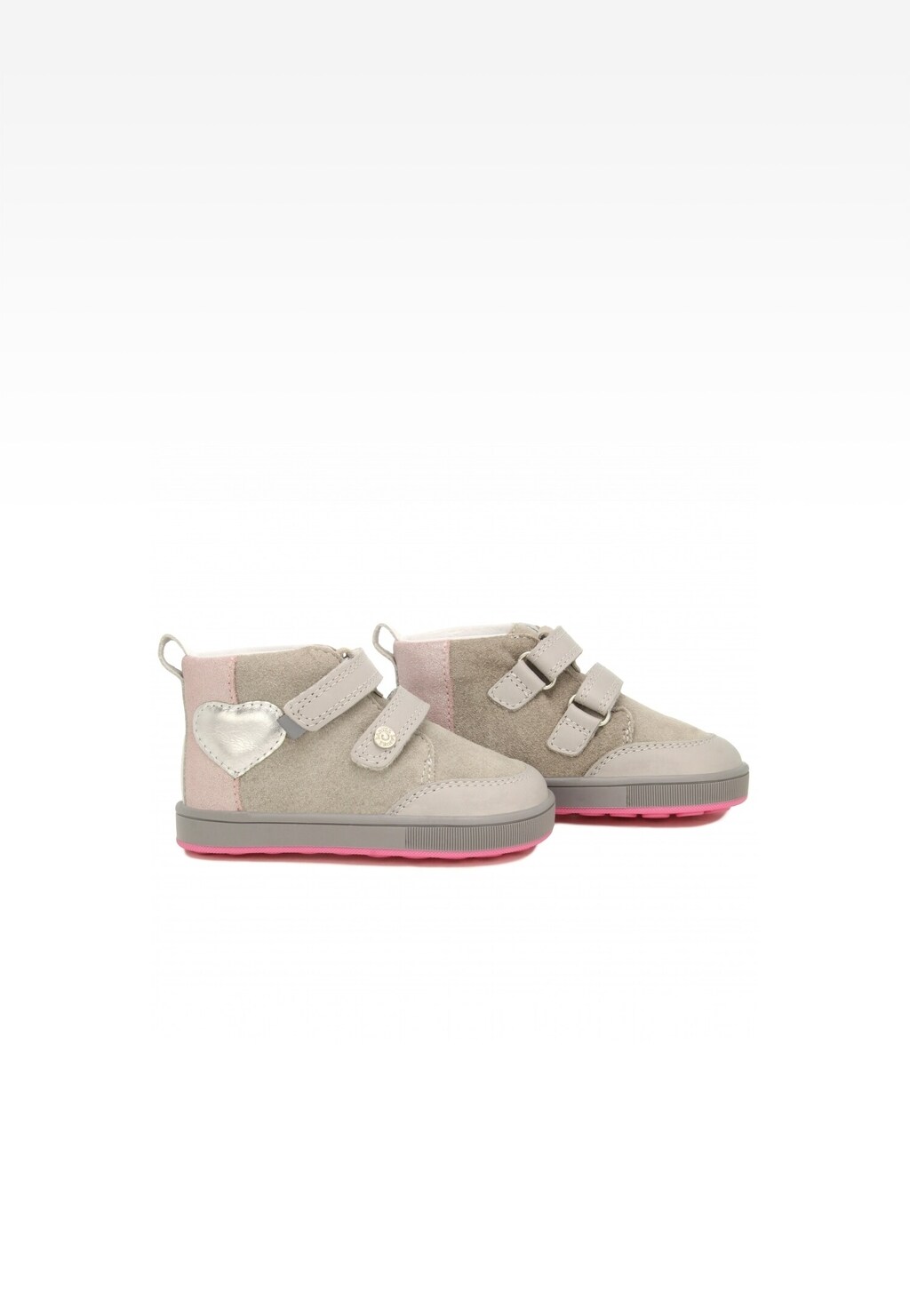 Buciki dziecięce Bartek 136300-05 dla dziewczynek - szaro-różowe buty niemowlęce z rzepami, srebrnym sercem i różową podeszwą, idealne do pierwszych kroków.