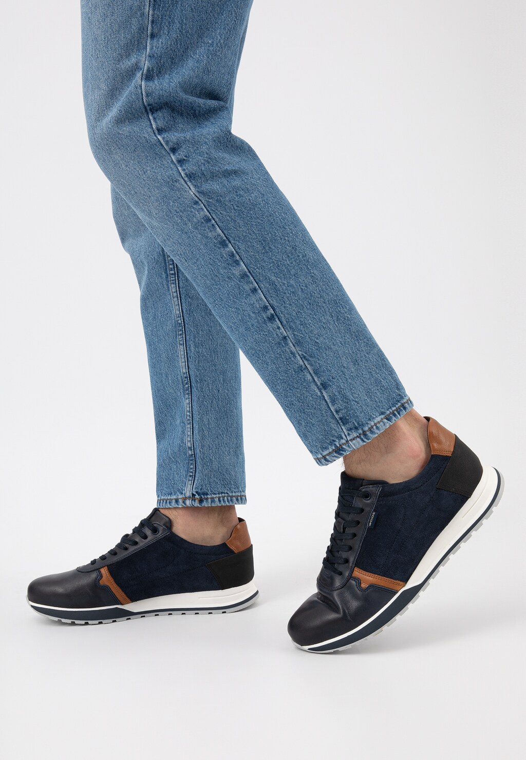 Tmavomodré elegantní tenisky pánské z hladké kůže 10021-76 Widok 7