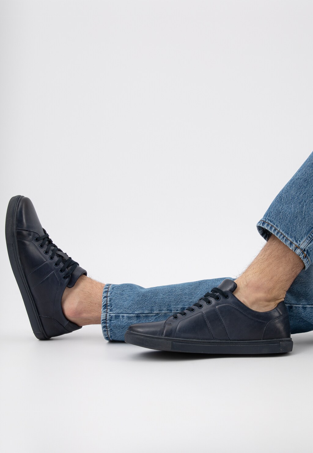 Granatowe skórzane trampki męskie w stylu casual 10036-56 Widok 8