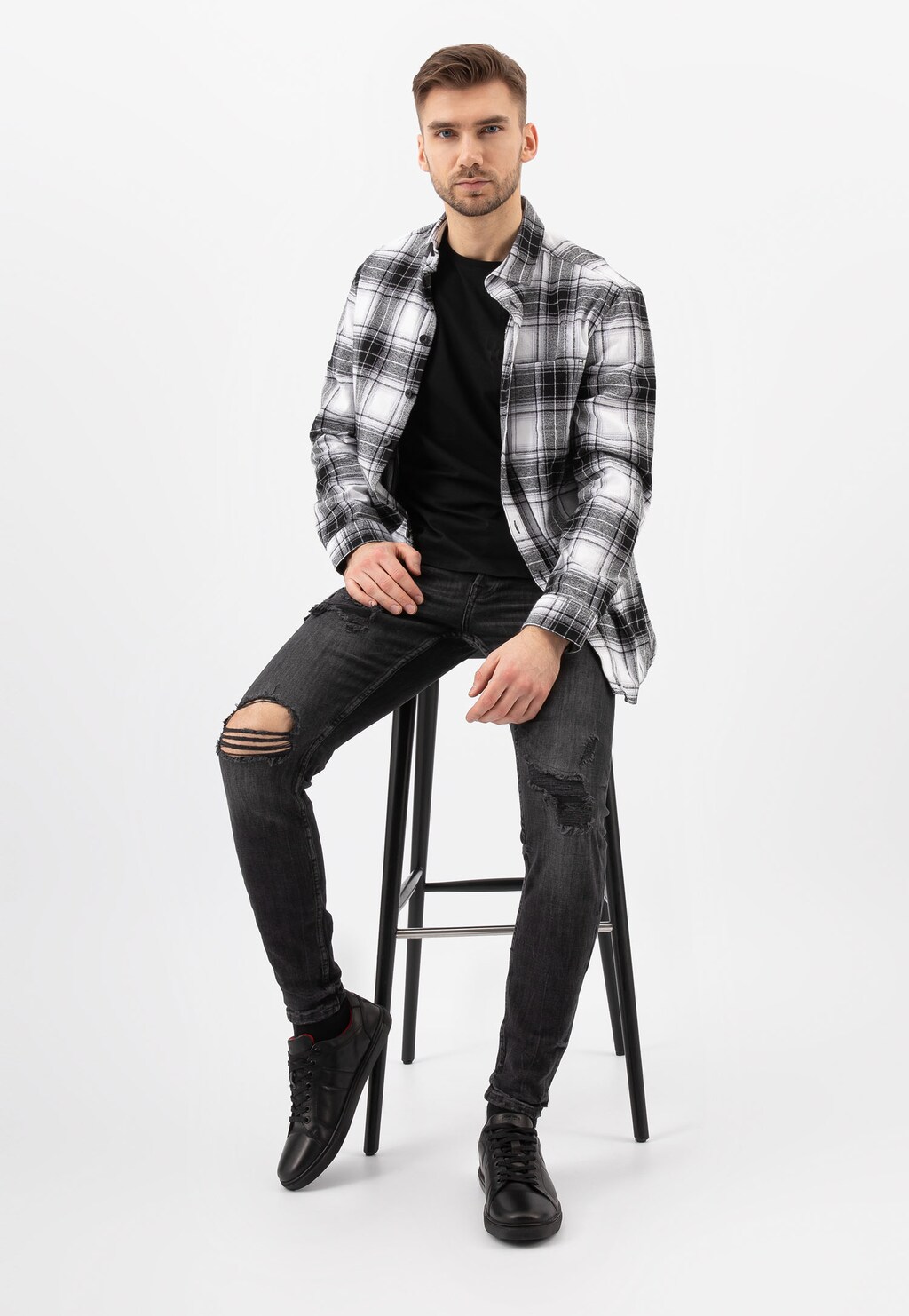 Pánske tenisky z čiernej lícovej kože na každodenné nosenie 10036-51 Widok 1