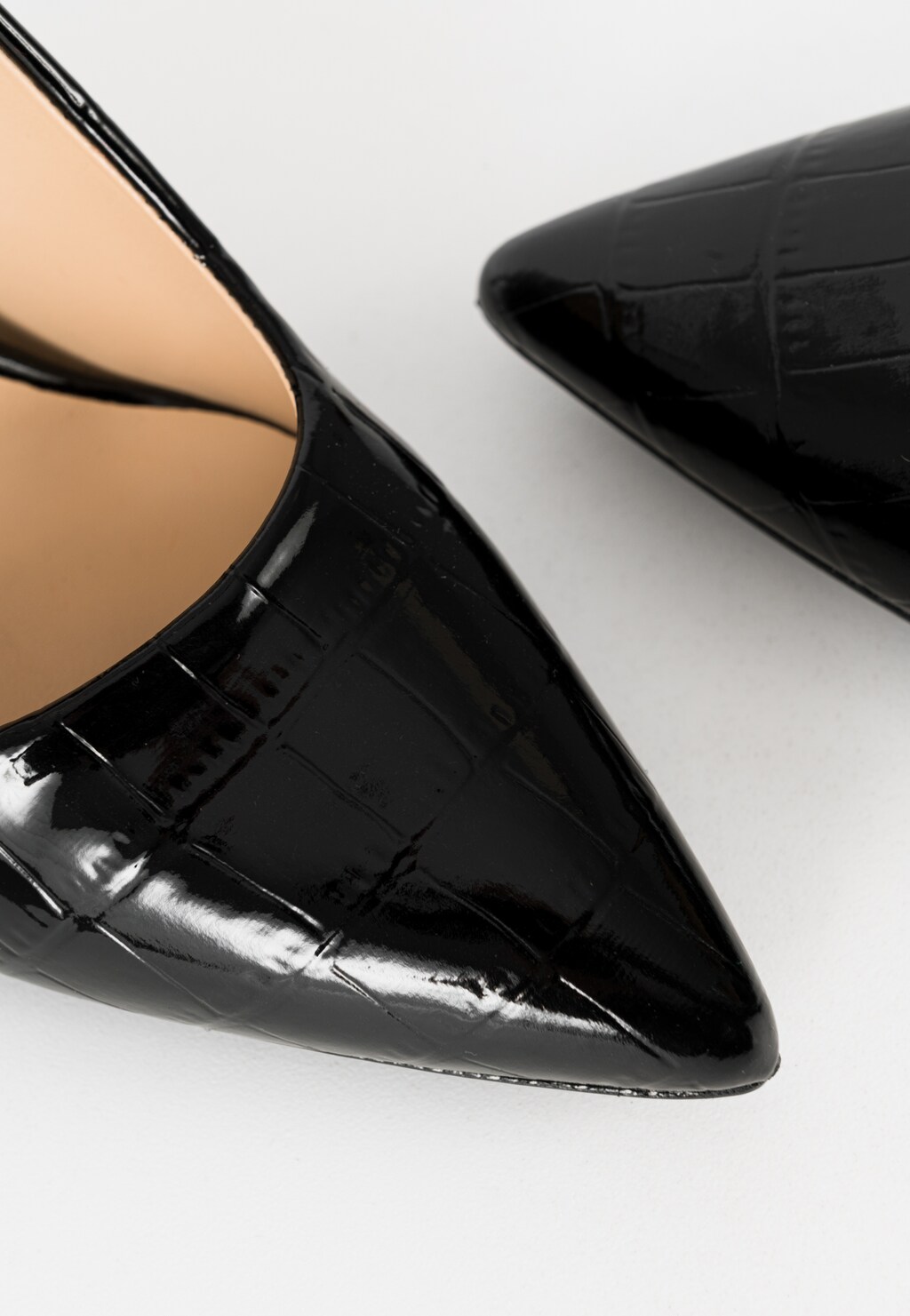 WJS czarne czółenka damskie lakierowane na smukłej szpilce WJS35021-31 Widok 4