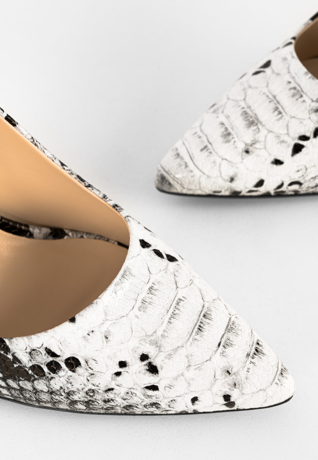 WJS czarno-białe czółenka damskie w zwierzęcy print WJS35022-59 Widok 4