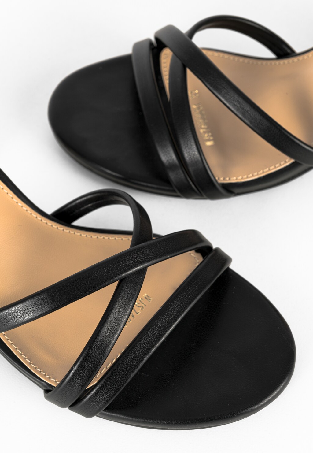 WJS czarne sandały damskie na szerokim obcasie WJS74066-51 Widok 5