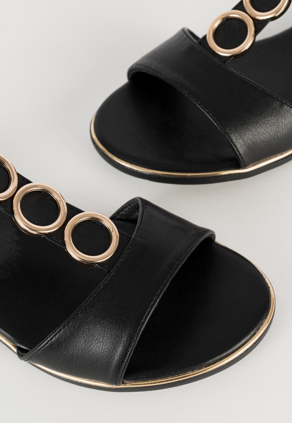 WJS czarne sandały damskie na płaskiej podeszwie WJS74067-51 Widok 4