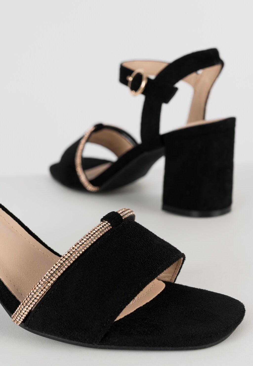 WJS czarne sandały damskie ze złotą ozdobą  WJS74078-61 Widok 5