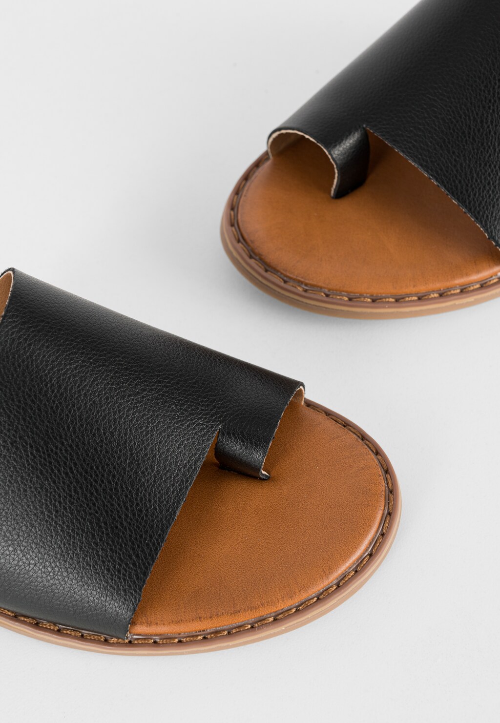 WJS płaskie klapki damskie z paskiem na duży palec WJS91067-51 Widok 4