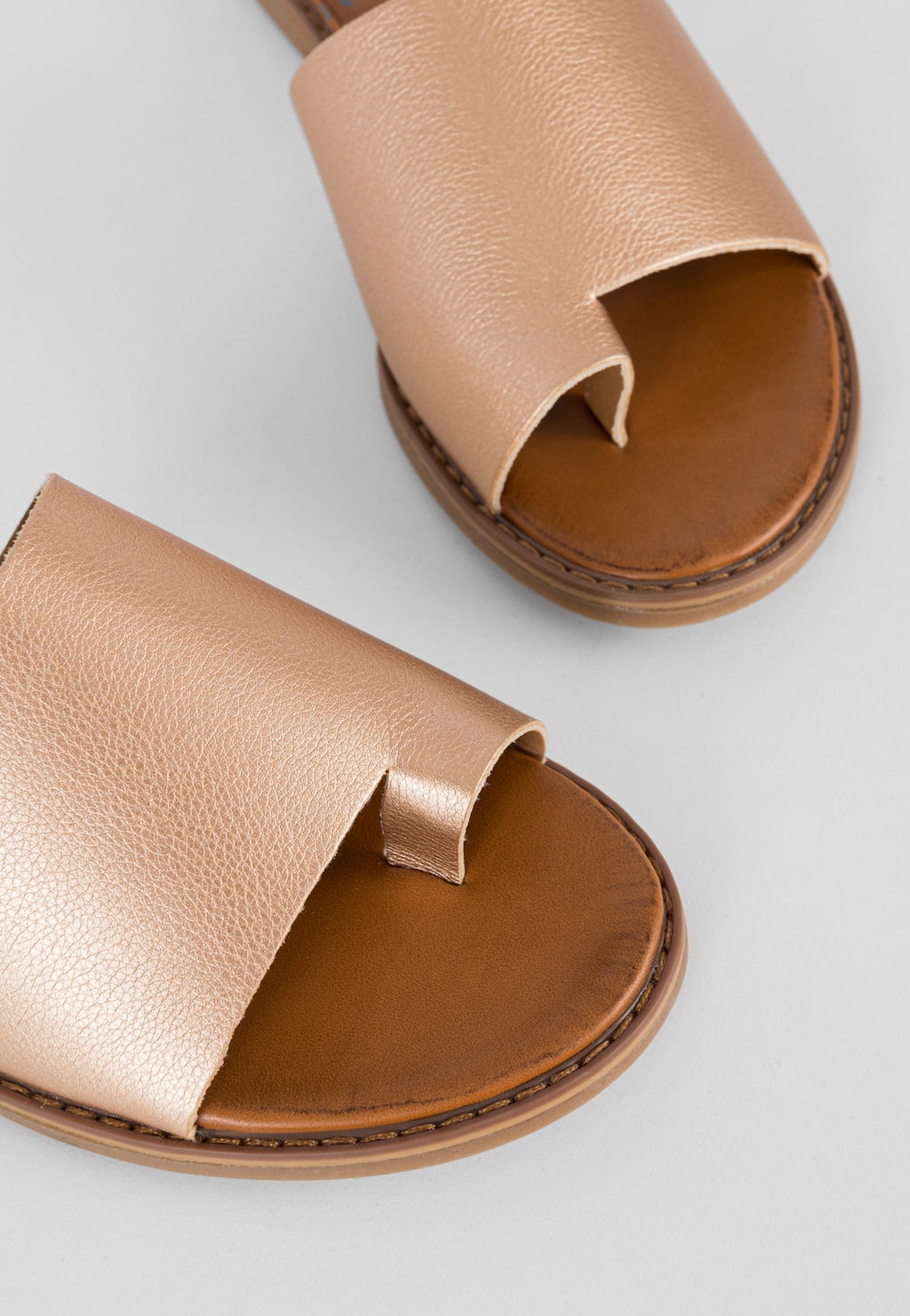 WJS złote klapki damskie na płaskiej podeszwie WJS91067-58 Widok 4