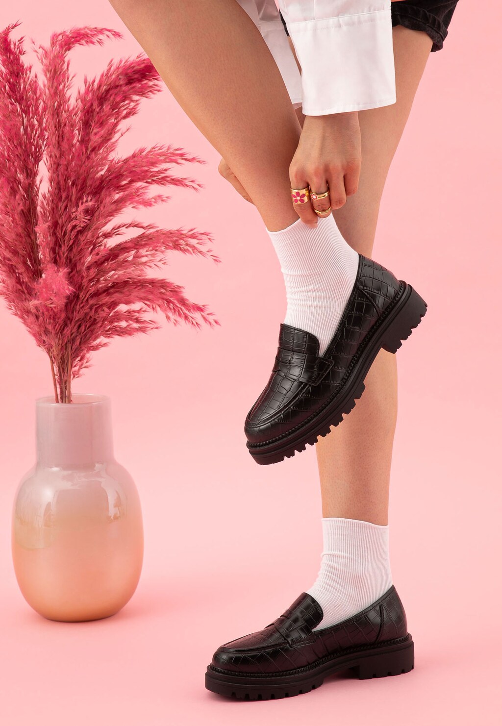 WJS czarne mokasyny damskie z tłoczeniem imitującym skórę krokodyla WJS70011-51 Widok 1