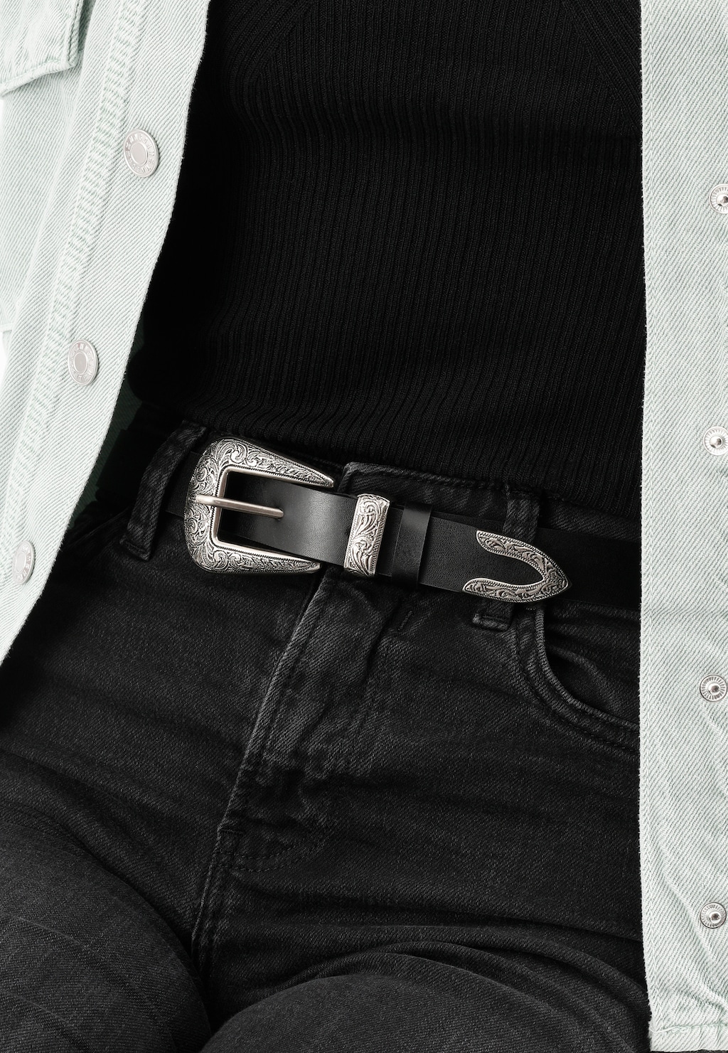 Černý kožený pásek dámský s ozdobnou přezkou 93012-51 Widok 7