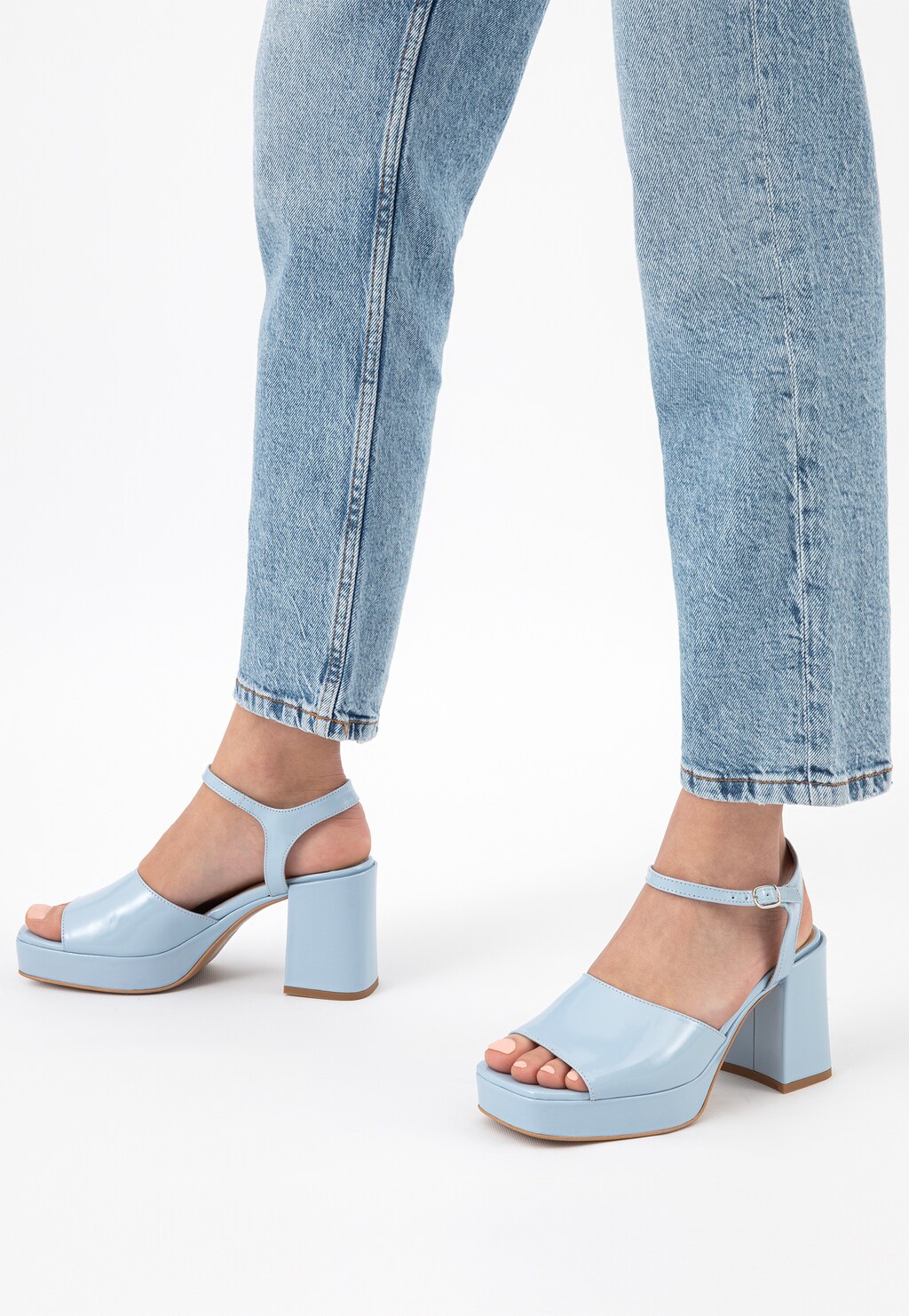 Světle modré dámské sandály na širokém podpatku 76052-56 Widok 8