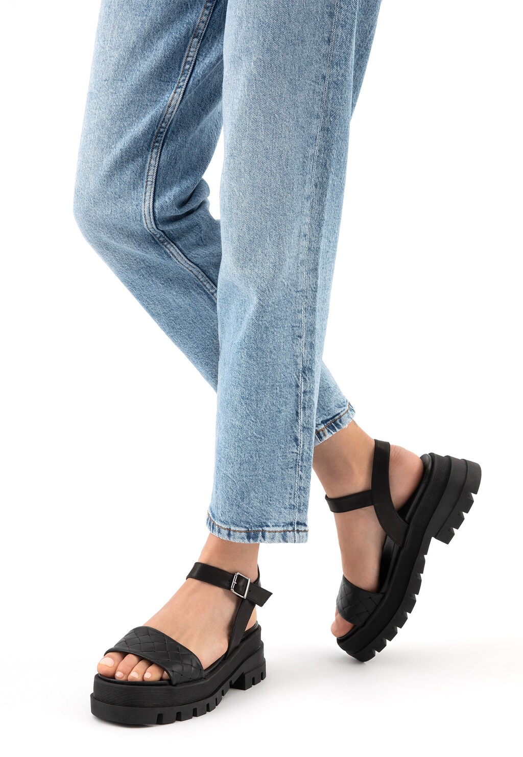 Trendy letní černé kožené sandály dámské na podpatku 76113-51 Widok 8