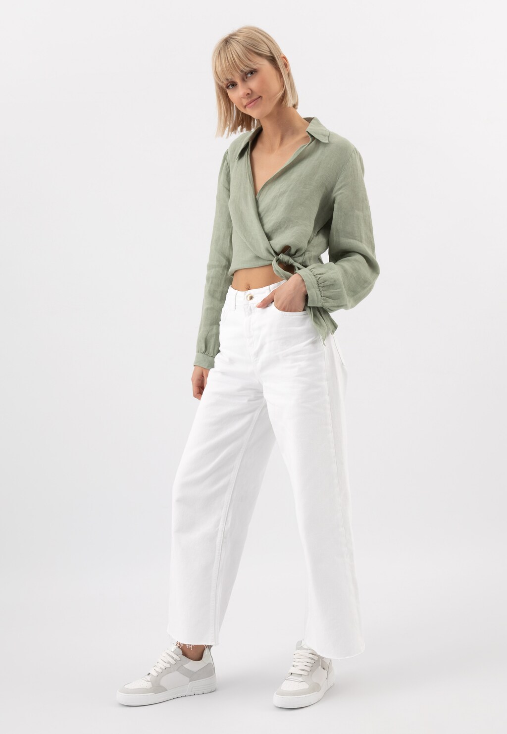 Białe trampki z szarymi elementami 46231-79 Widok 1