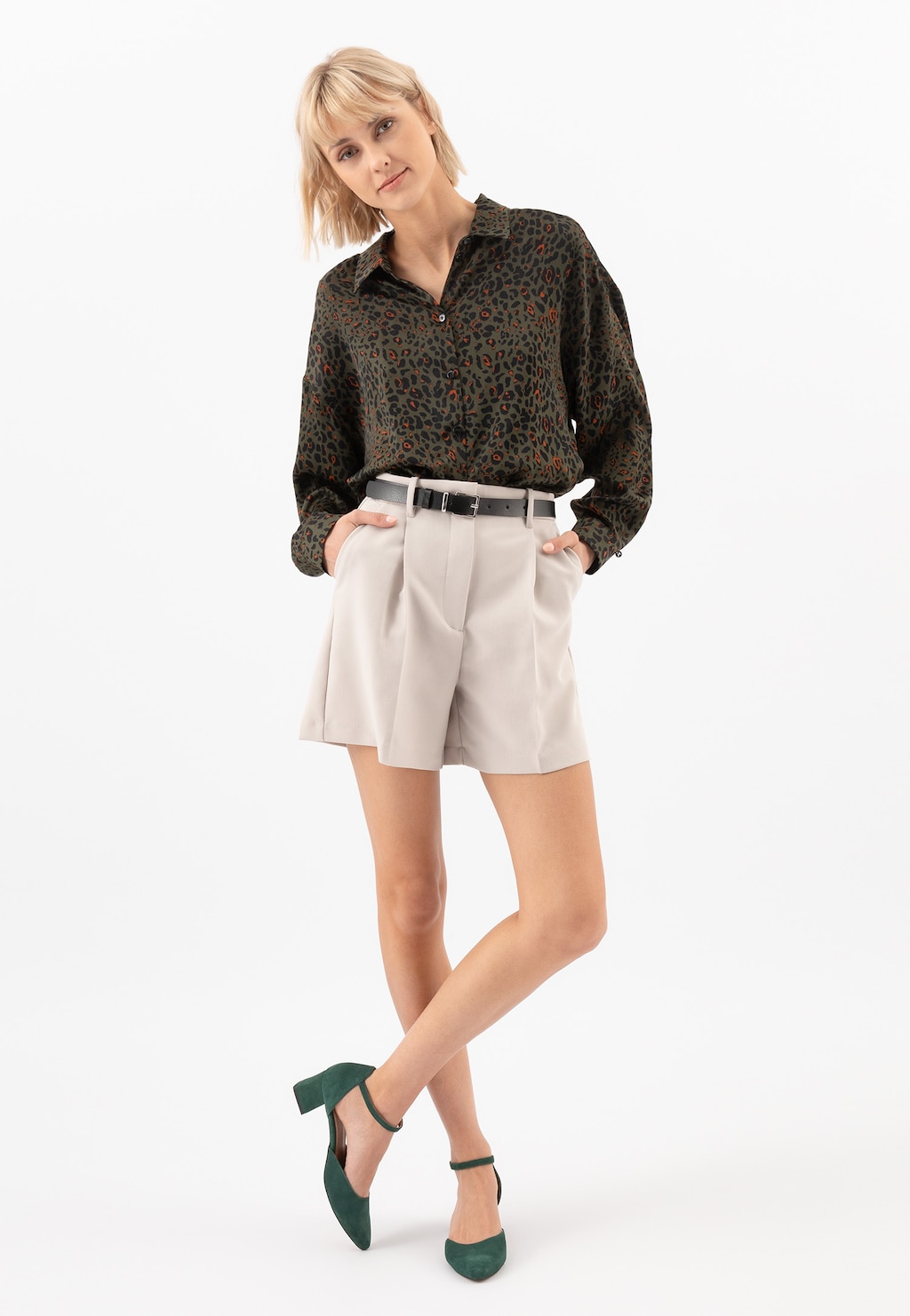 Sviežosť v každom outfite so zelenými semišovými lodičkami 35086-67 Widok 1