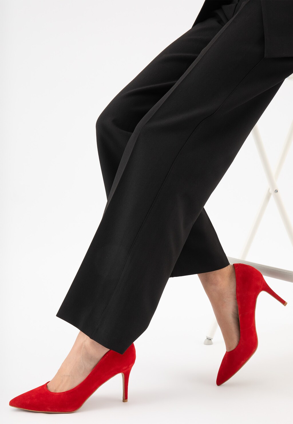 Stylowe czerwone czółenka z weluru 35093-65 Widok 8