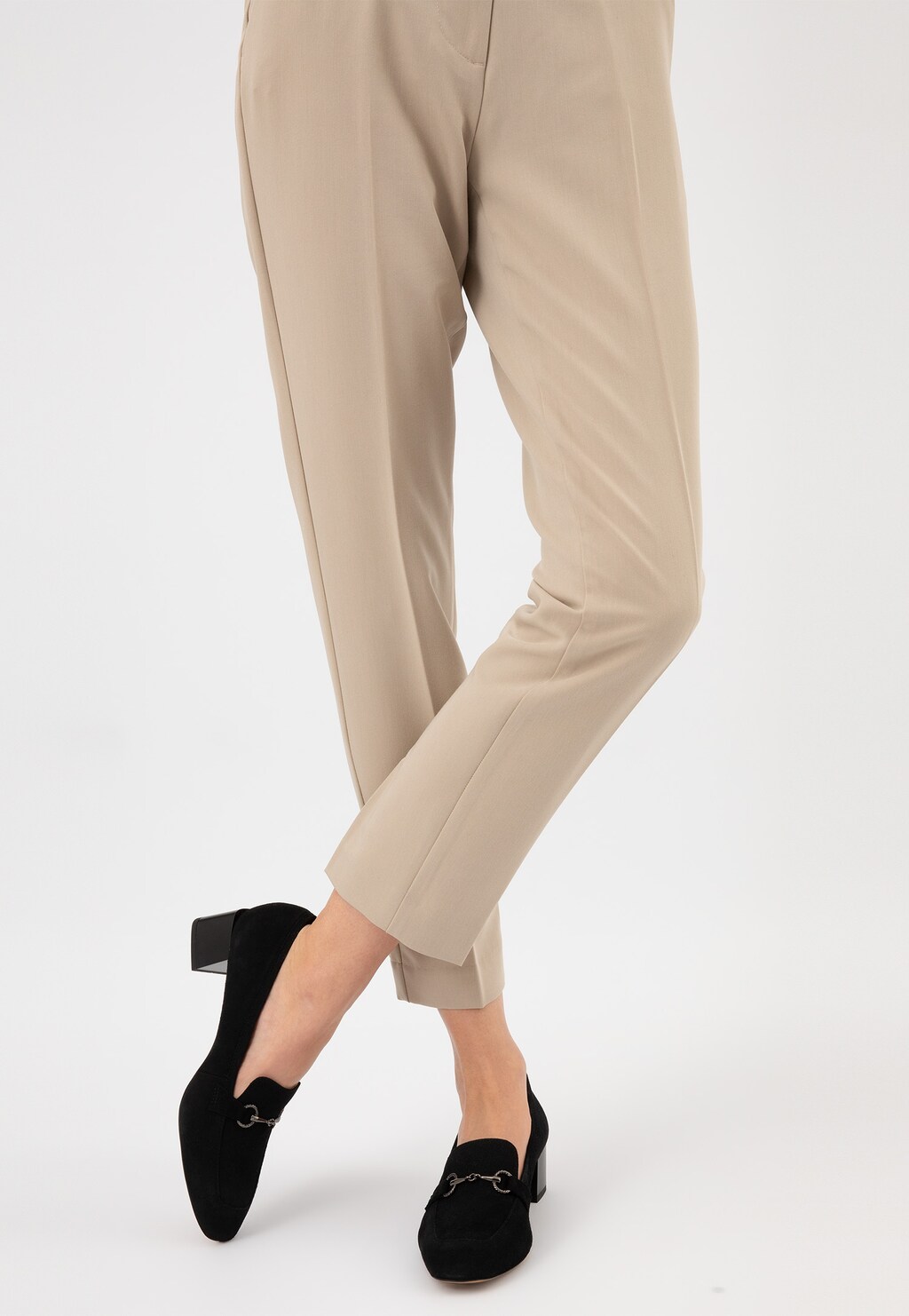 Černé kožené polobotky dámské na nízkém podpatku 46071-61 Widok 7