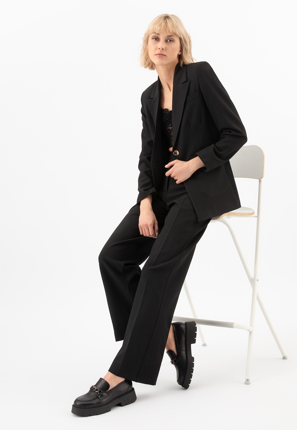 Černé kožené polobotky dámské s výraznou podrážkou 46112-51 Widok 1