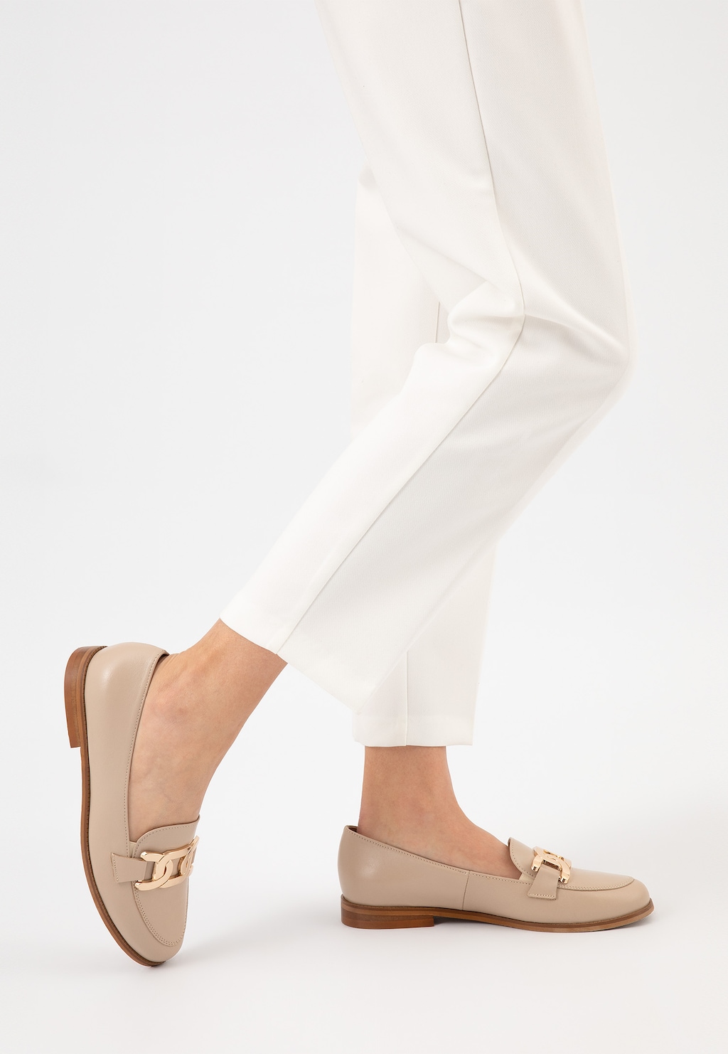 Béžové mokasíny dámské z kvalitní lakované kůže 46225-54 Widok 8