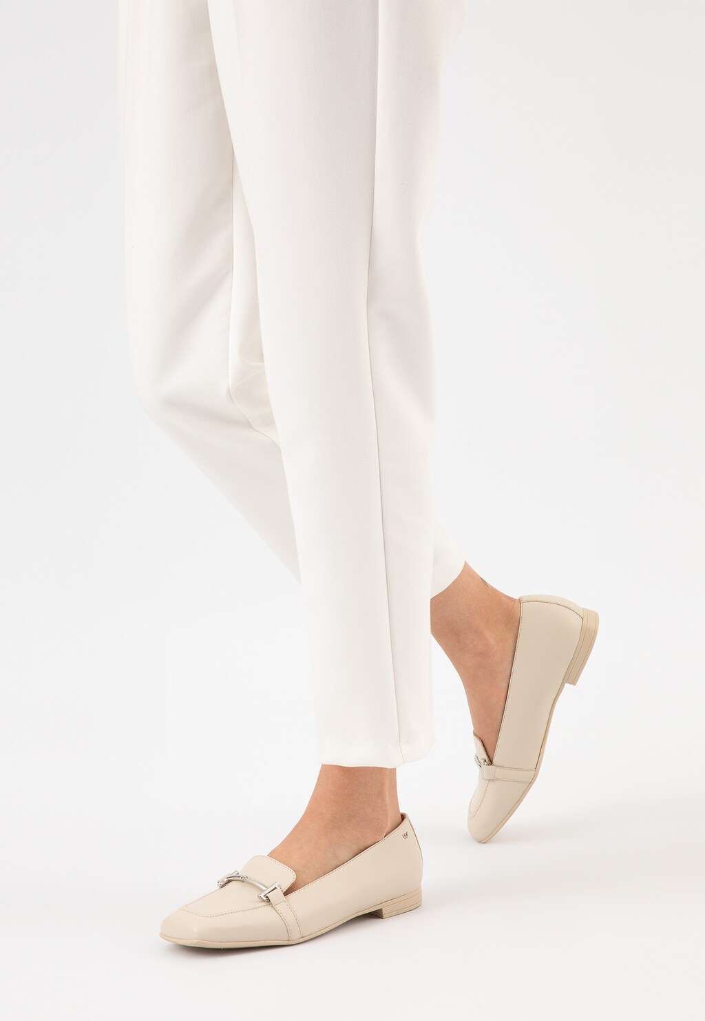 Béžové dámske mokasíny s jemnou ozdobnou sponou 46226-54 Widok 8