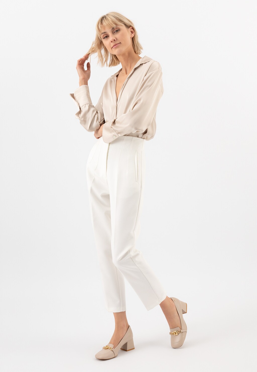 Béžové dámske poltopánky na nižšom podpätku 46237-54 Widok 7