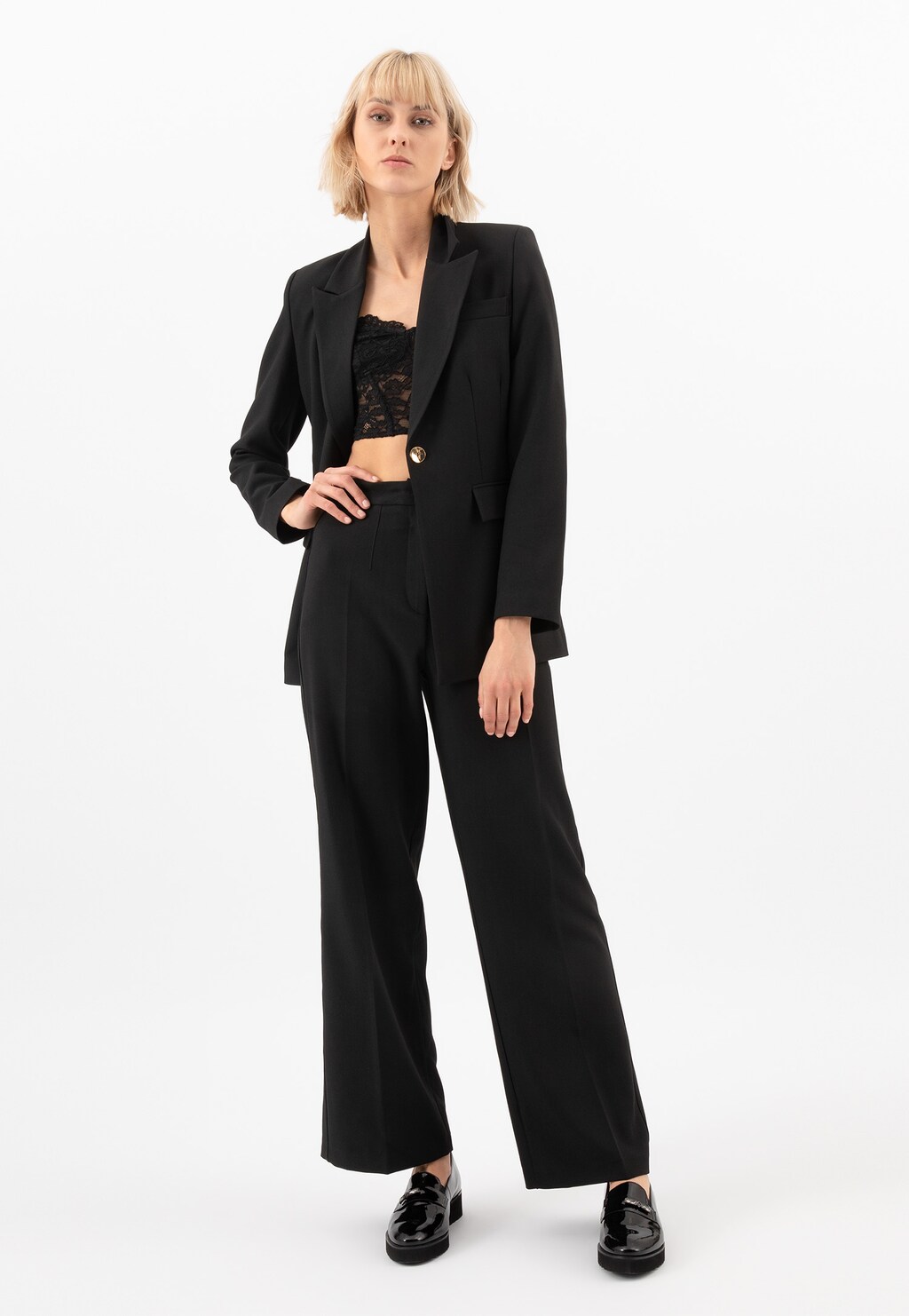 Czarne loafersy damskie ze skóry lakierowanej 46103-31 Widok 1