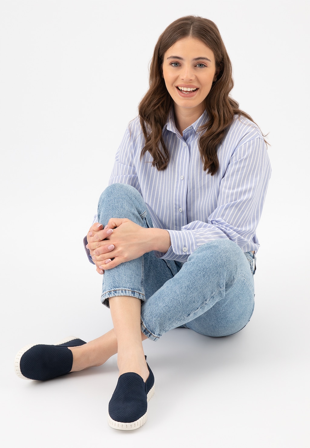 Granatowe ażurowane loafersy damskie 46122-66 Widok 1