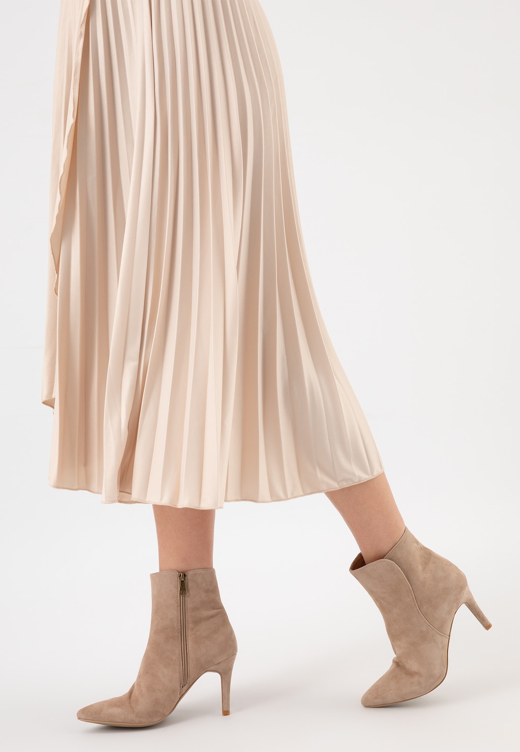 Beżowe eleganckie botki na obcasie 55199-64 Widok 7