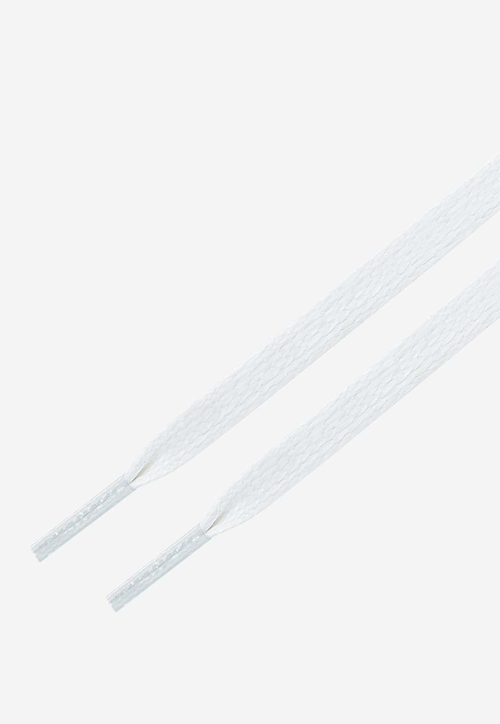 Białe woskowane sznurowadła płaskie Wojas model 99504-09 o długości 120cm z plastikowymi końcówkami, idealne do obuwia sportowego i codziennego.