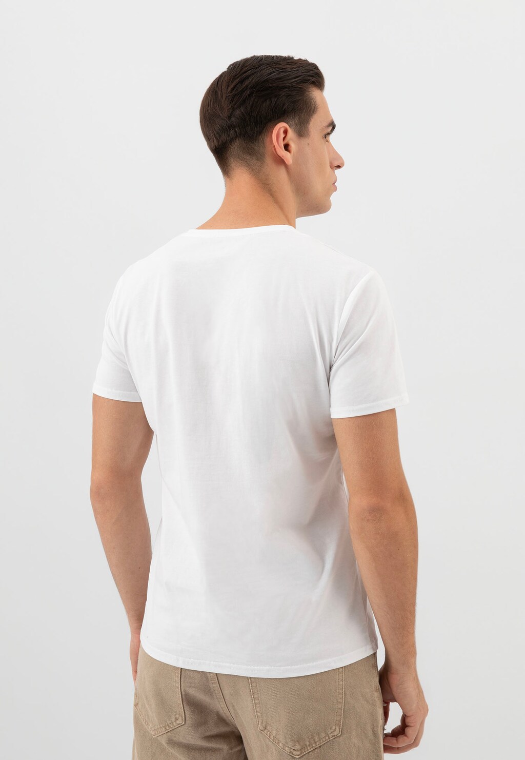 Biała koszulka męska w serek 98004-89 Widok 5