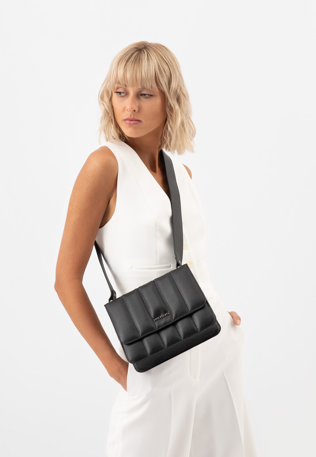 Malá čierna kabelka v netradičnom dizajne z kvalitnej kože 80344-51 Widok 8