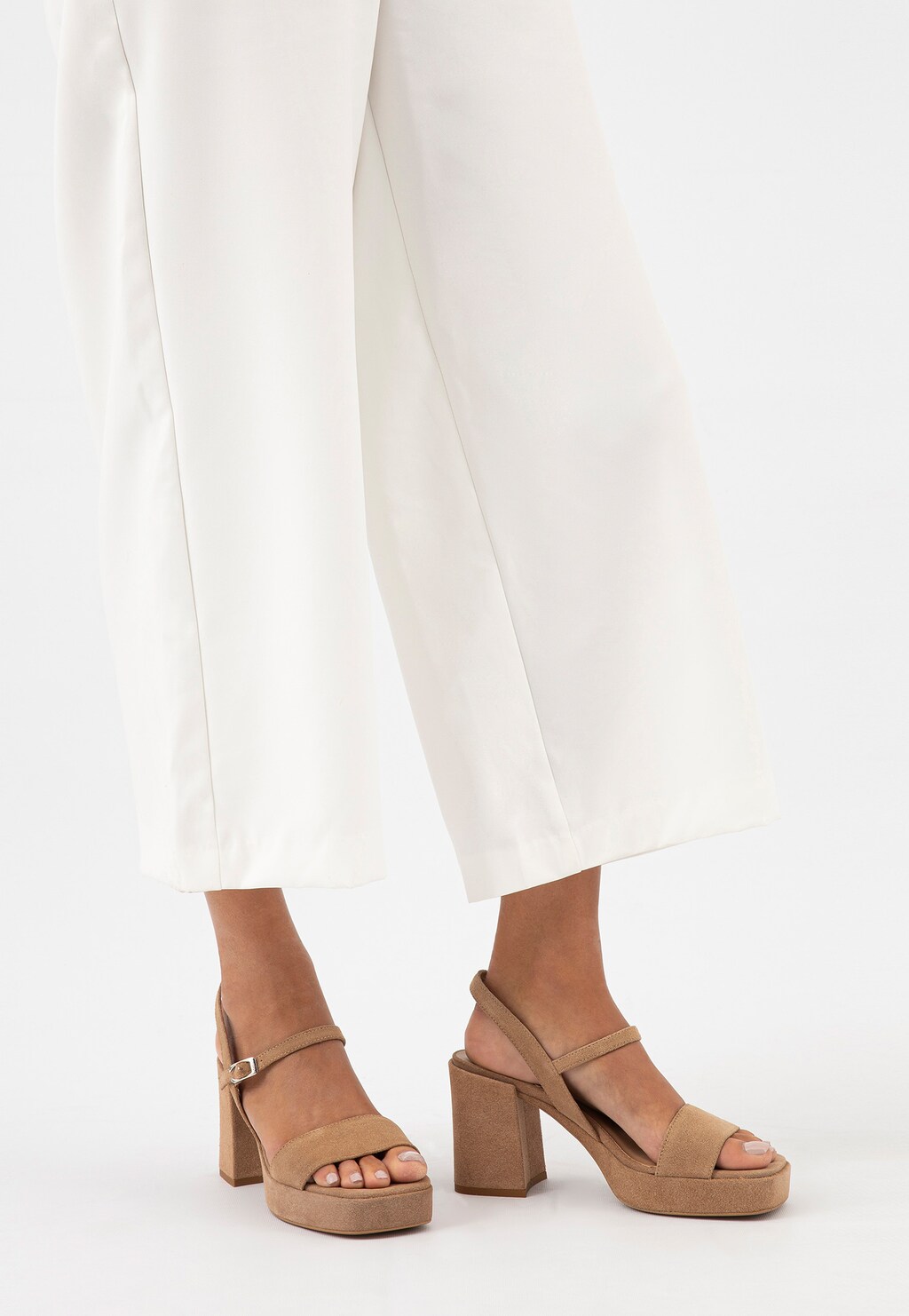 Béžové sandále na podpätku z velúrovej kože 76053-64 Widok 8