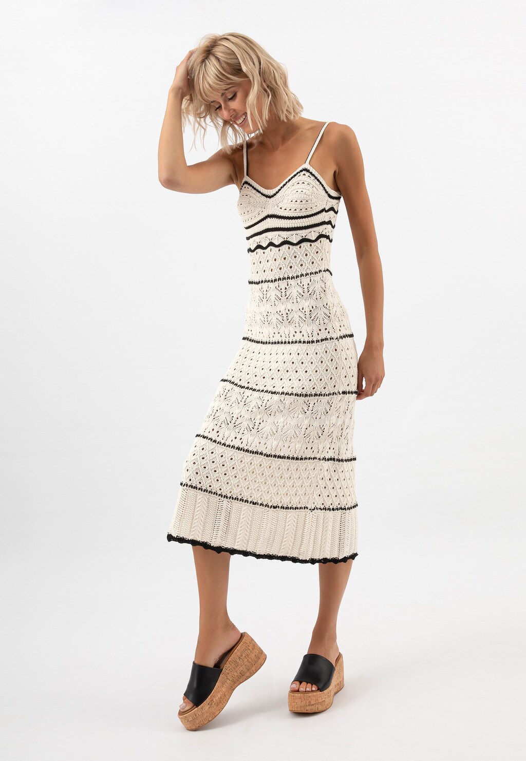 Czarne klapki na wysokiej platformie z korka 74117-51 Widok 1