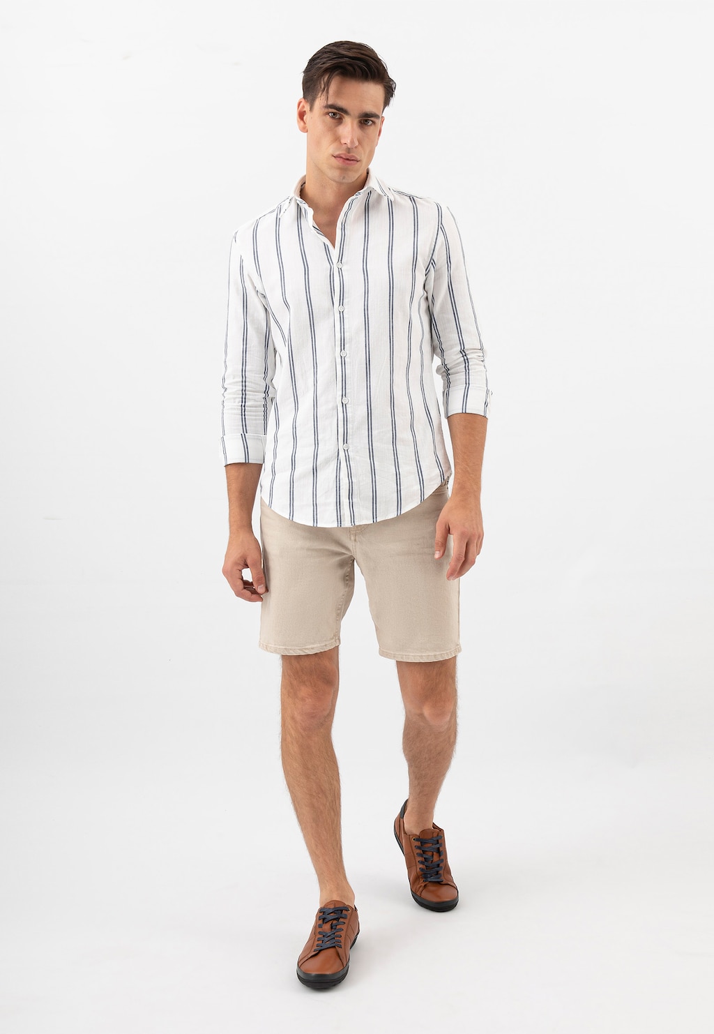 Pánske sneakersy z hnedej kože so šnurovaním 10147-53 Widok 7