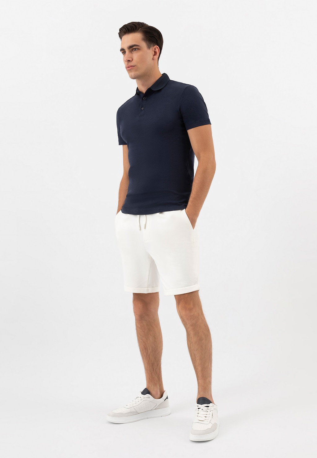 Białe trampki męskie z granatowymi i szarymi wstawkami 10141-79 Widok 1