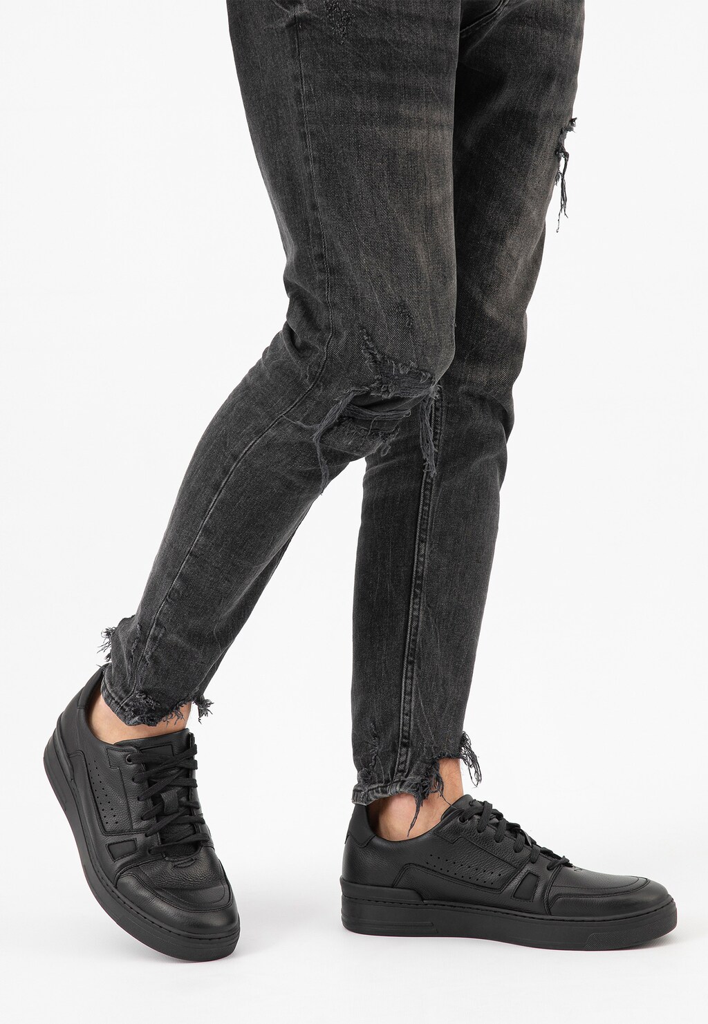 Czarne niskie trampki męskie ze skóry licowej 10131-51 Widok 8