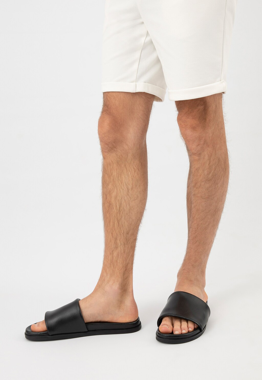 Czarne klapki męskie skórzane z pojedynczym paskiem 32011-51 Widok 9