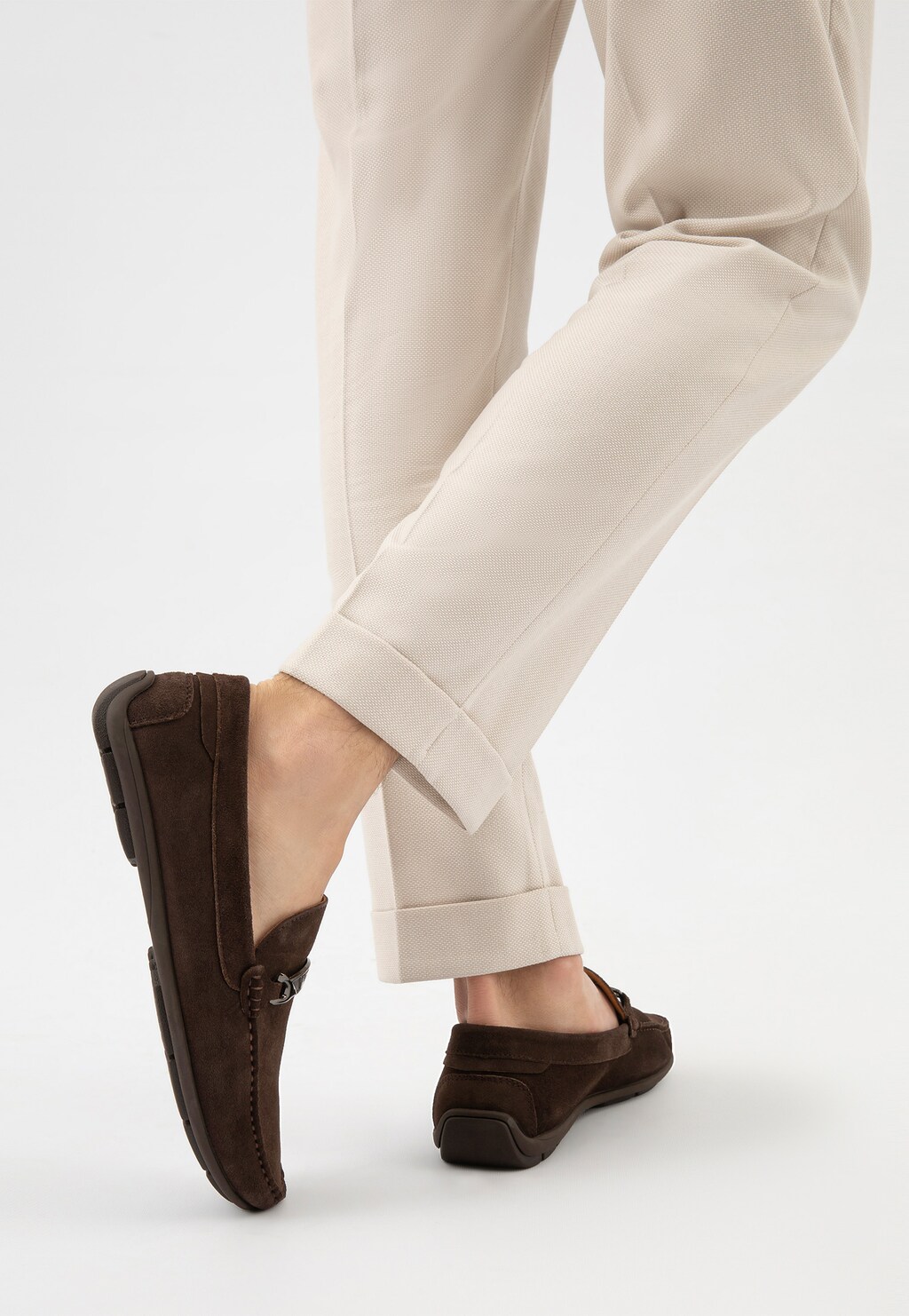 Ciemnobrązowe mokasyny męskie z dwoiny welurowej 10102-62 Widok 8