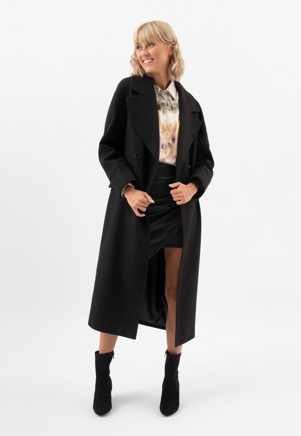 RELAKS czarny długi płaszcz damski R9901641 Widok 1