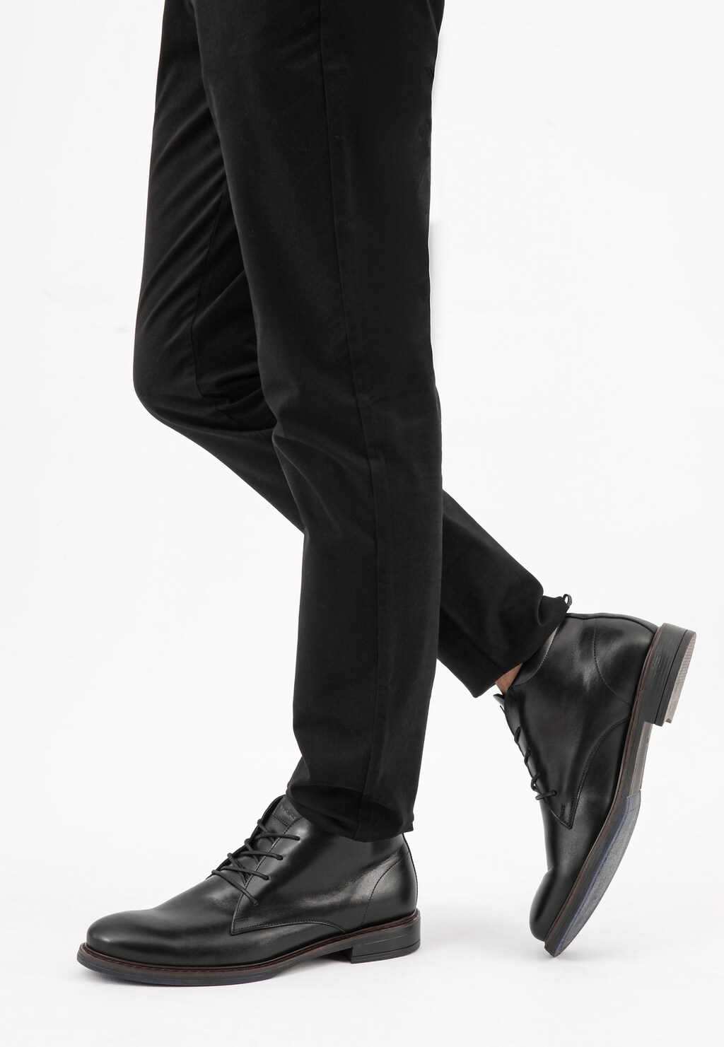 Czarne męskie trzewiki w stylu miejskim ze skóry licowej 24053-51 Widok 9