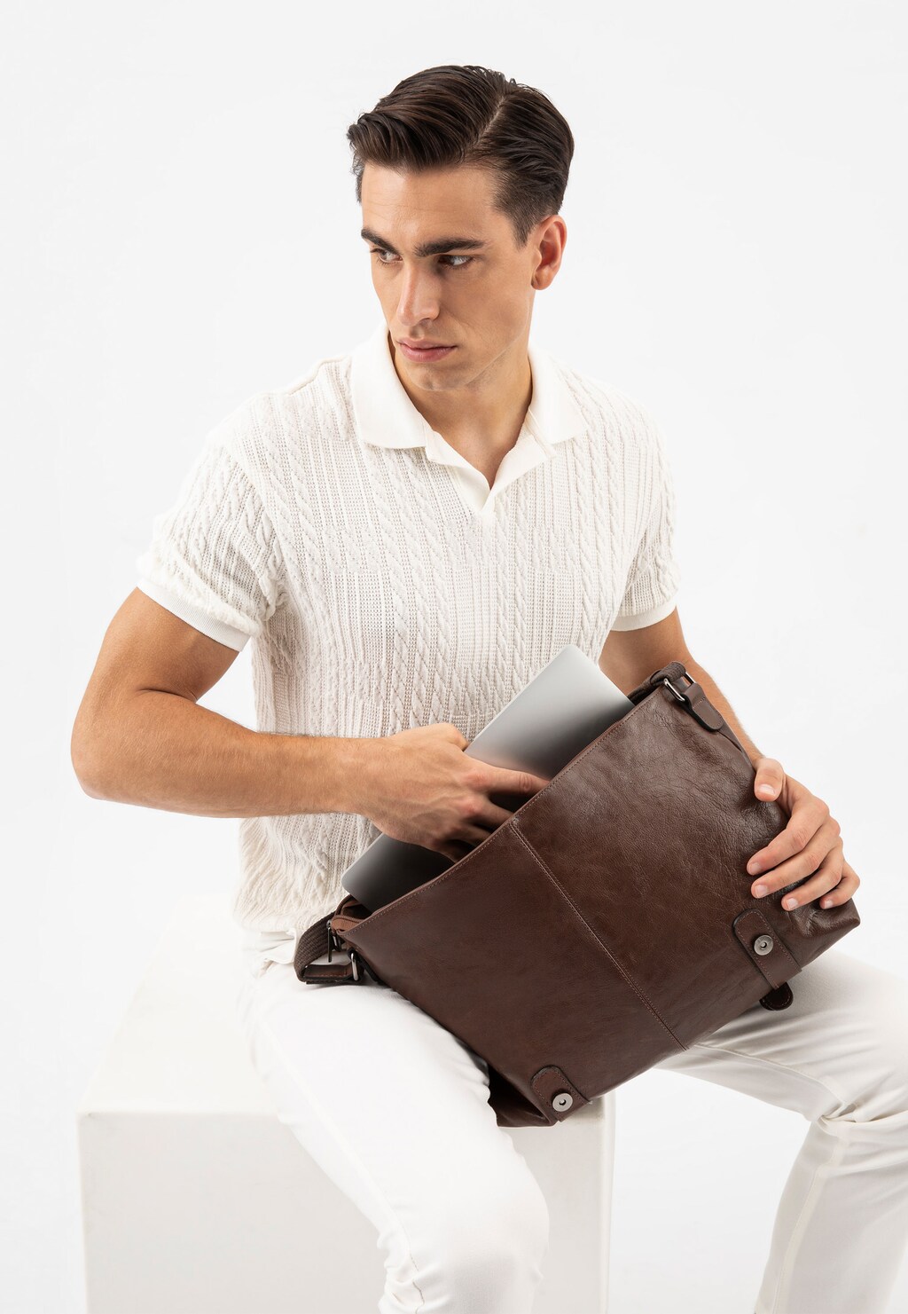Duża brązowa torba męska ze skóry licowej 80357-52 Widok 10